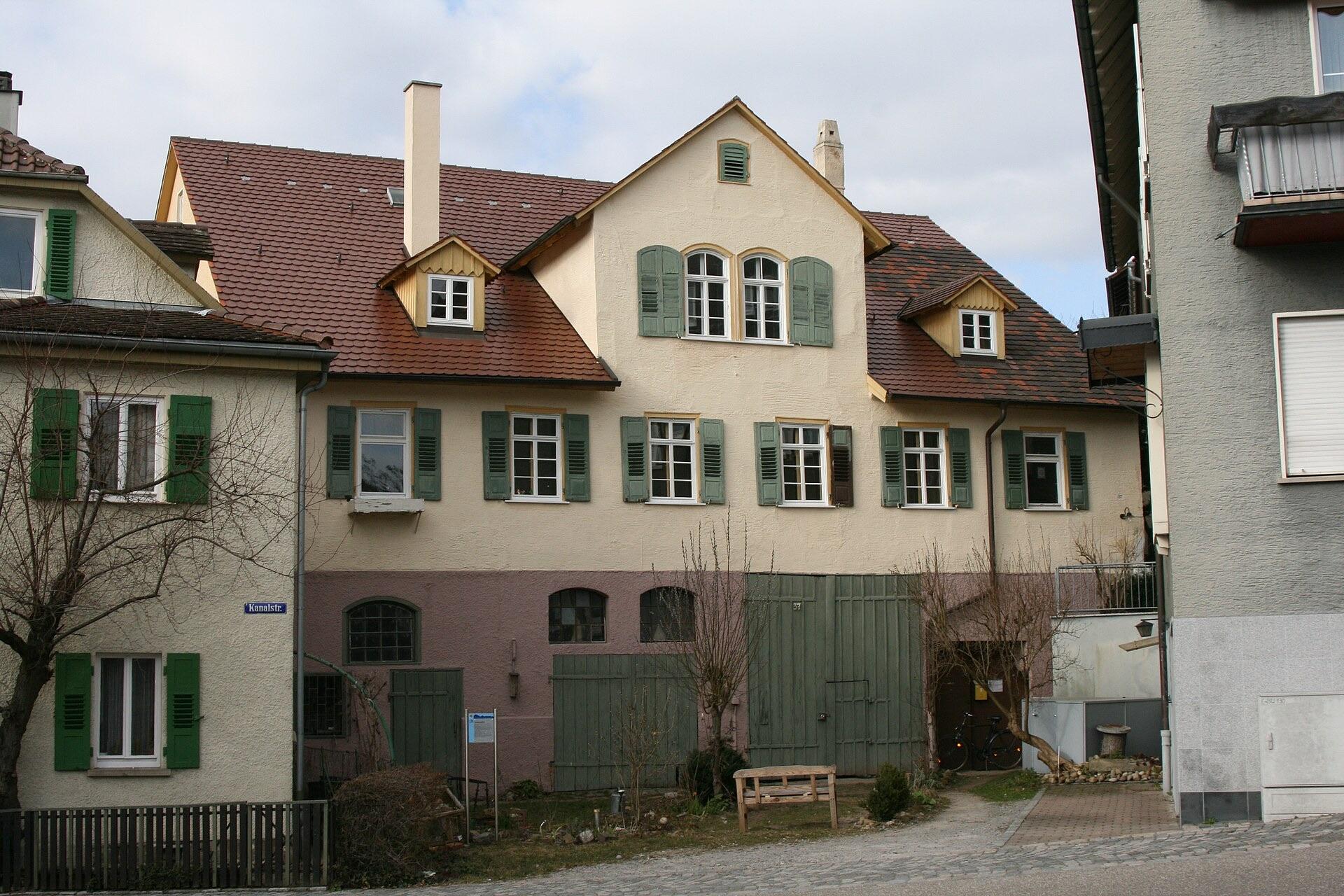 Historische Stadtmühle in der Weinsberger Kanalstraße, der Straße des Wochenmarkts