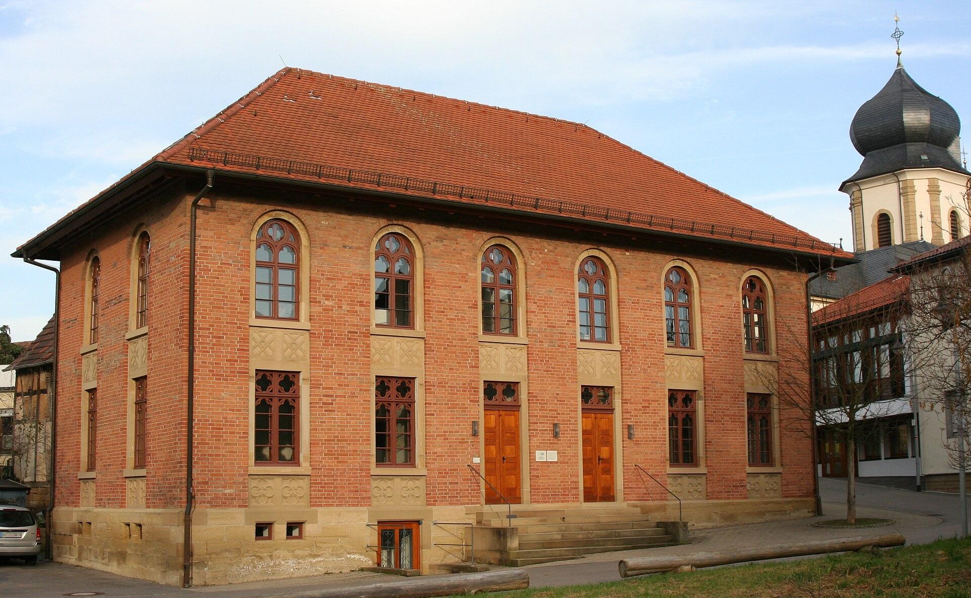 Backsteinfassade der ehemaligen Synagoge in Obersulm-Affaltrach, Aufnahme vom November 2006